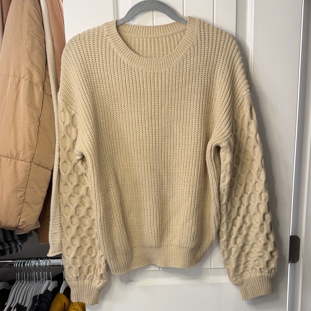 Classic Women's Cable-Sleeve Crewneck Sweater - Cream